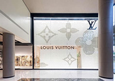 louis vuitton in manila.